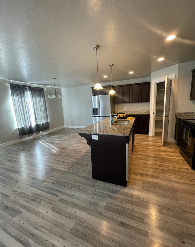 Building Photo - 3947 W 1750 N