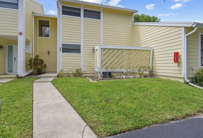 Building Photo - 402 Lakewood Ct