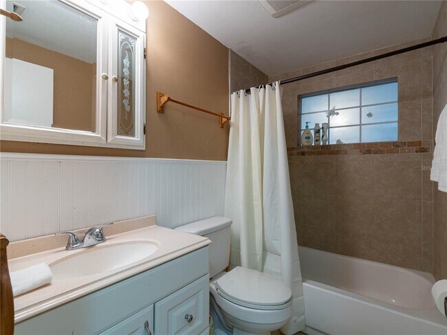 Building Photo - 2048 Melody Dr