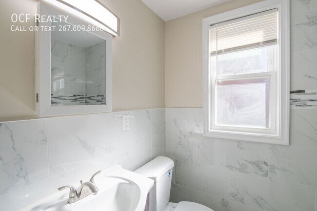 Building Photo - 5905 Houghton St