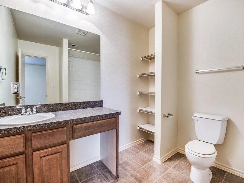 Building Photo - 830 Parkplace Ridge