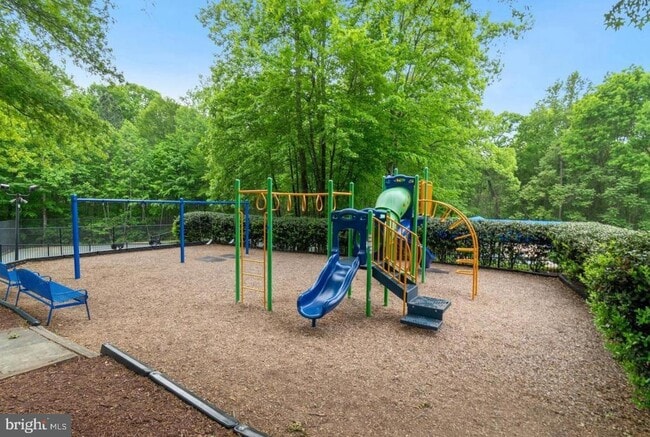 Building Photo - 7500 Tahoe Ct