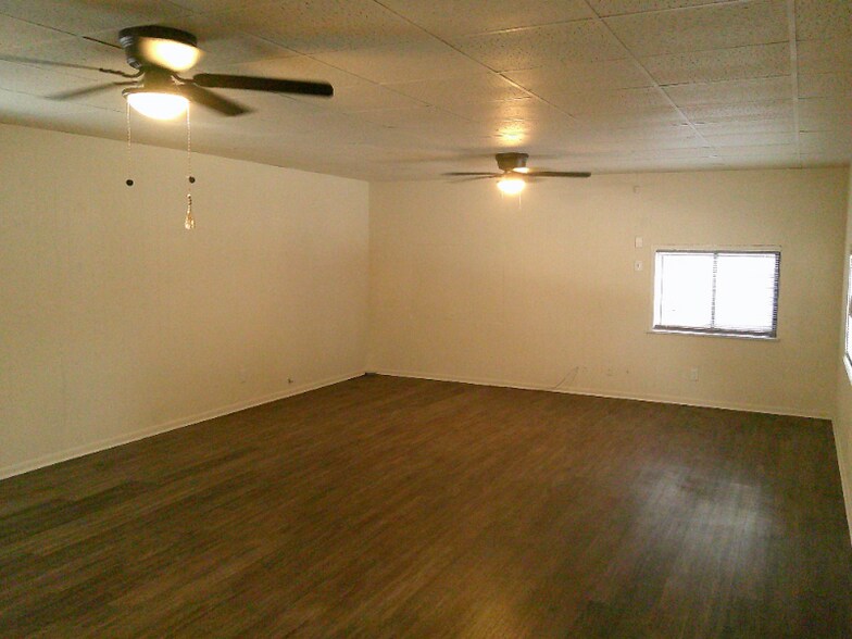 Building Photo - 801 4th St