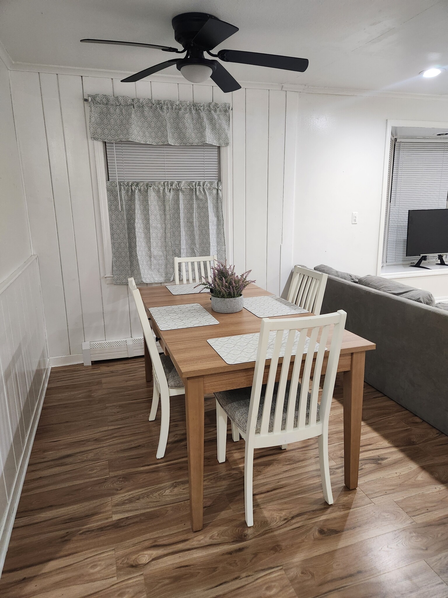 Building Photo - 20 South Ln