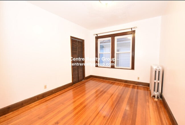 Building Photo - 7 Gayland St