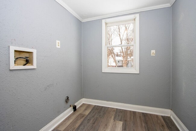 Building Photo - Two bedroom, single-family home