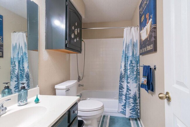 Building Photo - 2607 Beechnut Trce