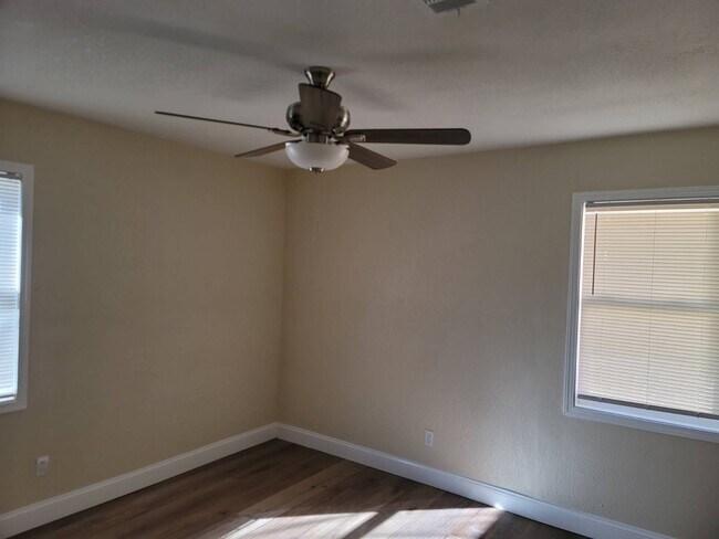 Building Photo - 511 Octave St