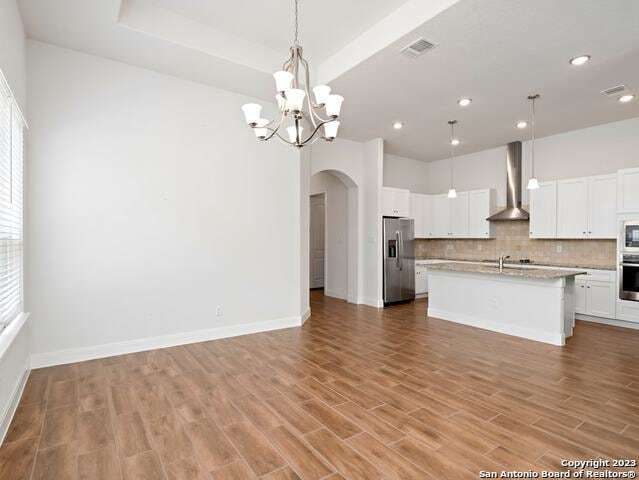 Building Photo - 530 Carriage House
