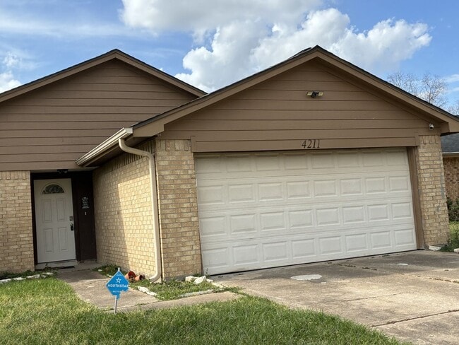 Building Photo - For Lease | 3 Bed, 2 Bath | 1,448 Sq Ft | Cypress Meadow Community |