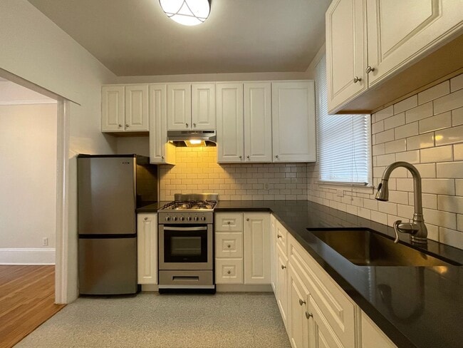 Building Photo - 440 Hyde St