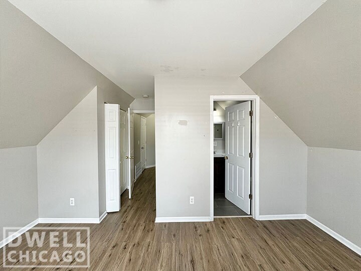 Building Photo - 2133 S Fairfield Ave