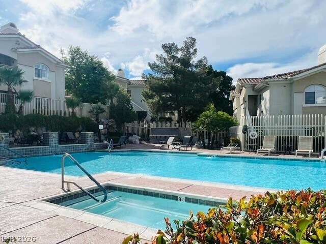 Building Photo - 1320 Red Gable Ln