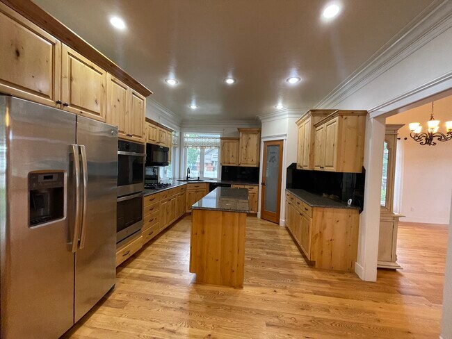 Building Photo - 2009 Autumn Ln