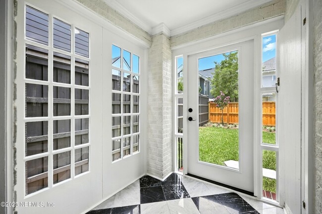 Building Photo - 2131 St Johns Ave