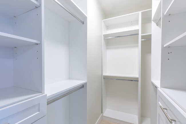 Building Photo - 17720 Candlewood Terrace