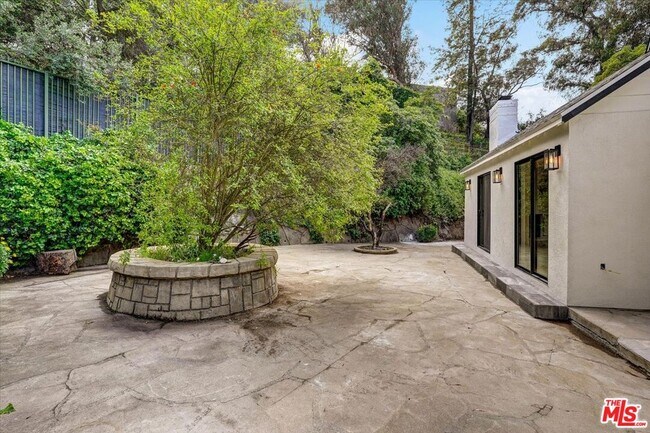 Building Photo - 7450 Palo Vista Dr