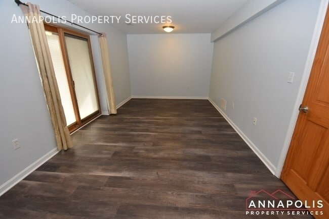 Building Photo - 687 Genessee St