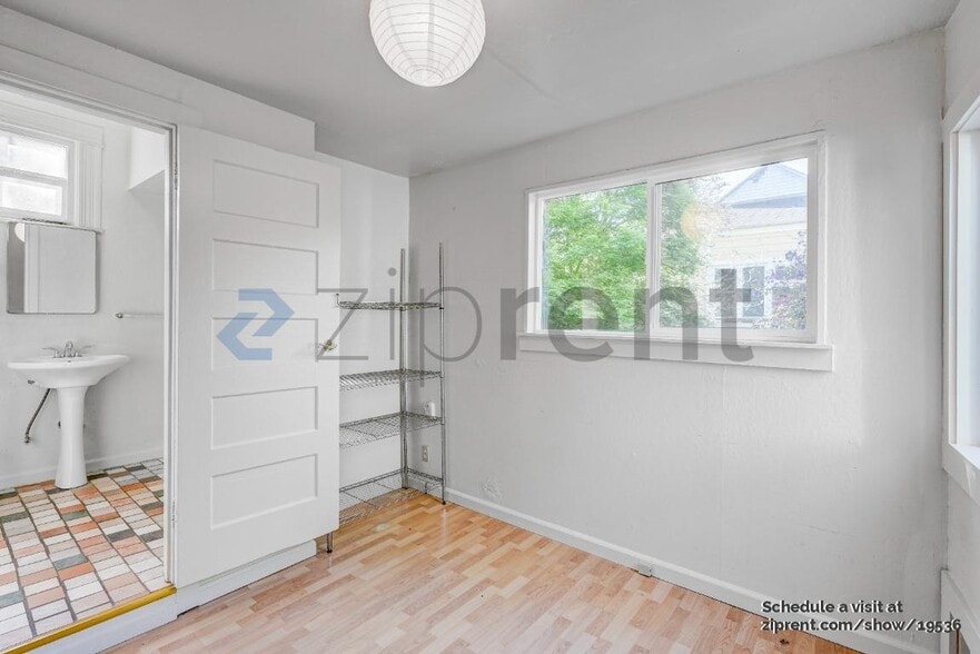 Building Photo - 965 56th St