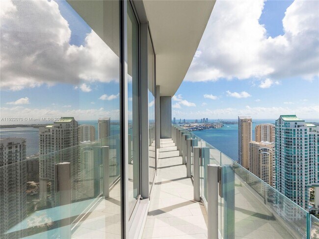 Building Photo - 300 Biscayne Blvd Way