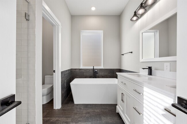 Building Photo - 8451 Berry Brush Ln