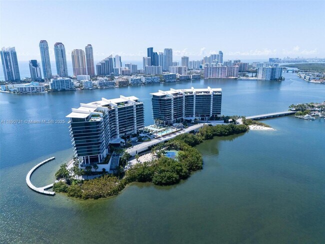 Building Photo - 5500 Island Estates Dr