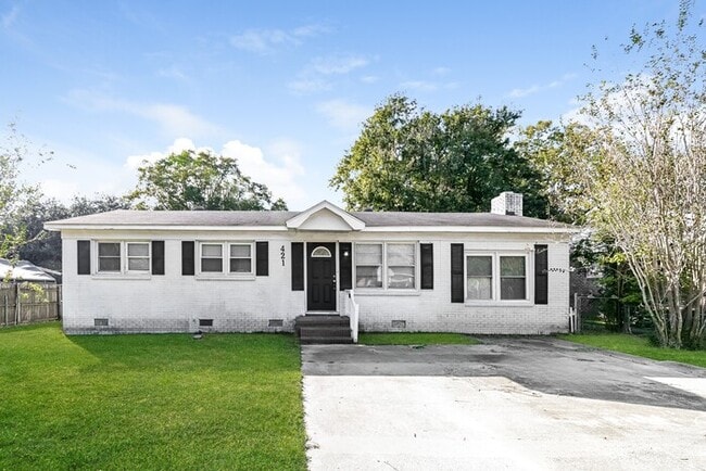 Building Photo - 421 Clarine Dr