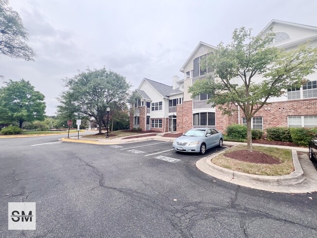 Building Photo - 6702 Lake Park Dr