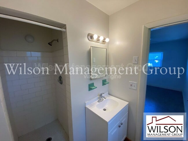 Building Photo - 2606 Aloma Ave