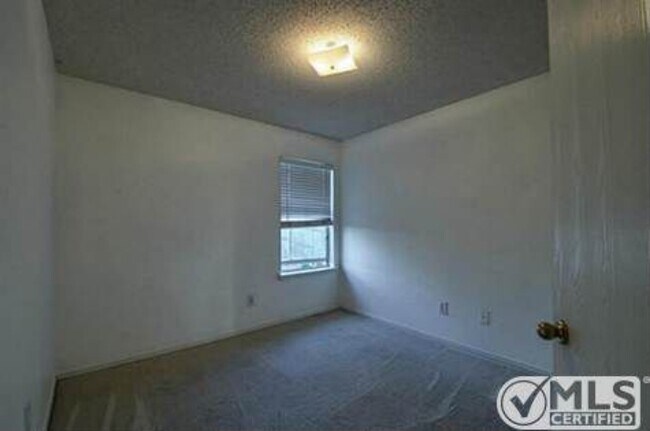 Building Photo - 540 Barbara Jean Ln
