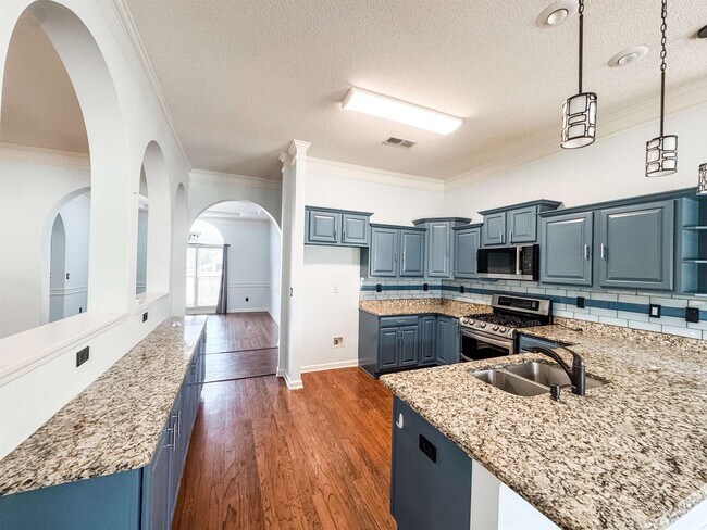 Building Photo - 10521 Red Stone Dr