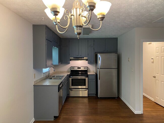 Building Photo - Charming Well Maintained Ranch on Quiet Cul-de-Sac – 3BR/2BA Near Downtown Decatur