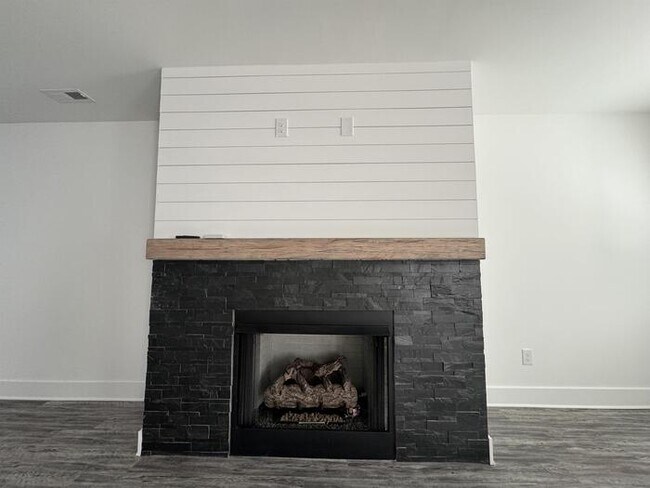 Building Photo - 2128 Middlebridge Ct