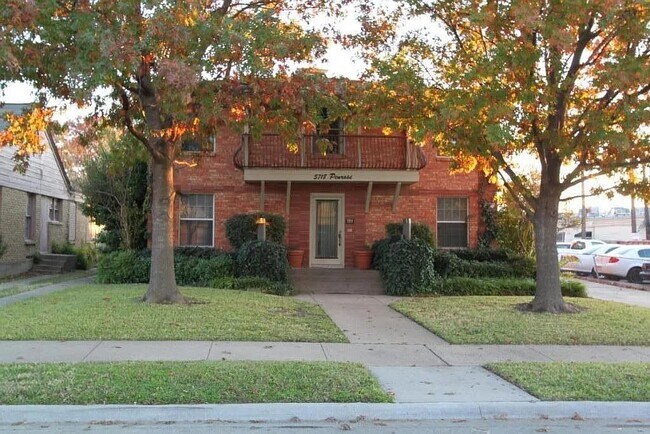 Front Yard - 5718 Penrose Ave