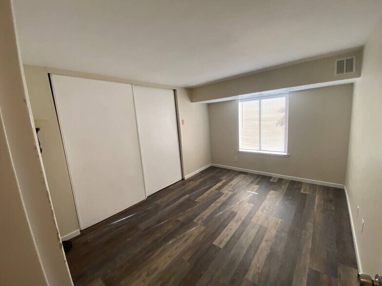 Building Photo - 50 Gibbs Rd