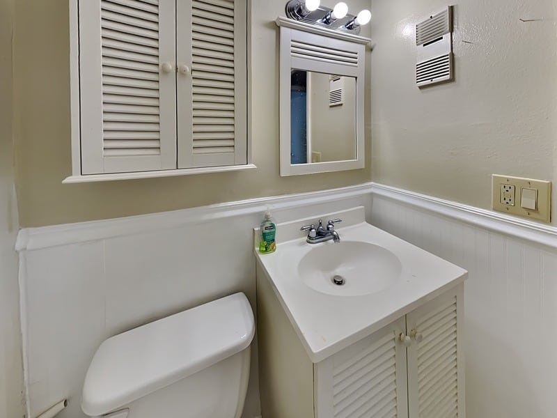 Building Photo - 158 Highland Ave