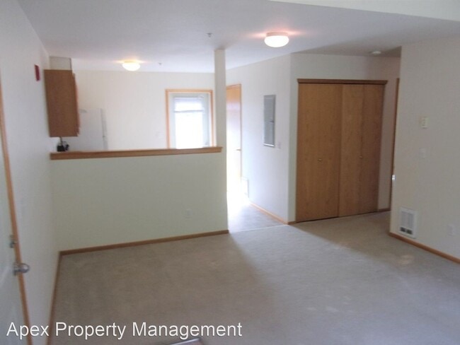 Building Photo - 2 br, 1.5 bath Apartment - 250 32ND STREET
