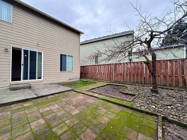 Building Photo - Beautiful Move-In Ready Single-Family Home on a Corner Lot in Gresham!