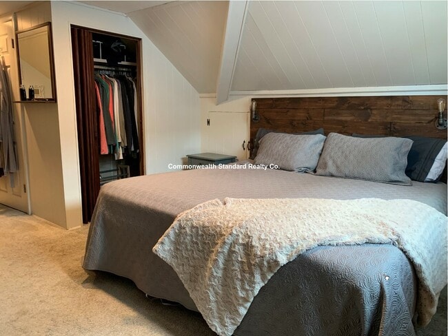 Building Photo - 53 Gale St