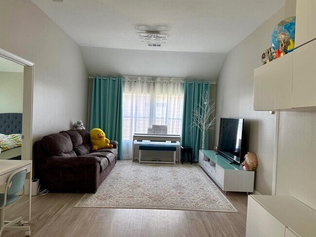 Building Photo - 22430 Tullis Trail Ct