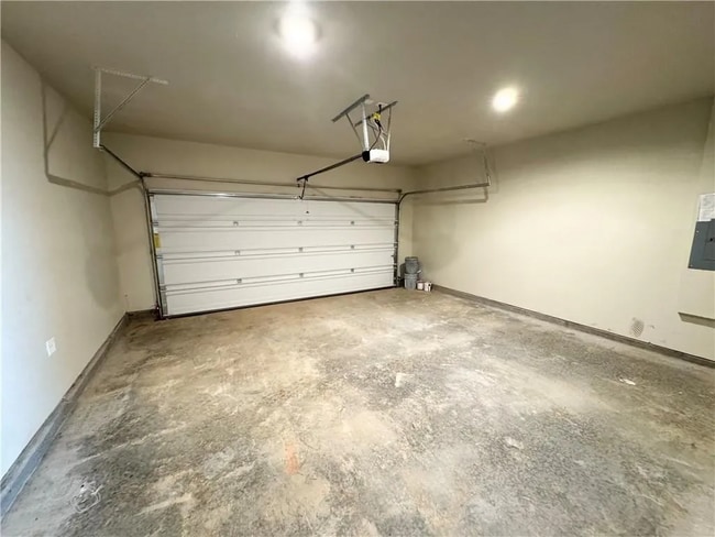 Building Photo - Corner-Lot Luxury Living in Bridlewood Far...