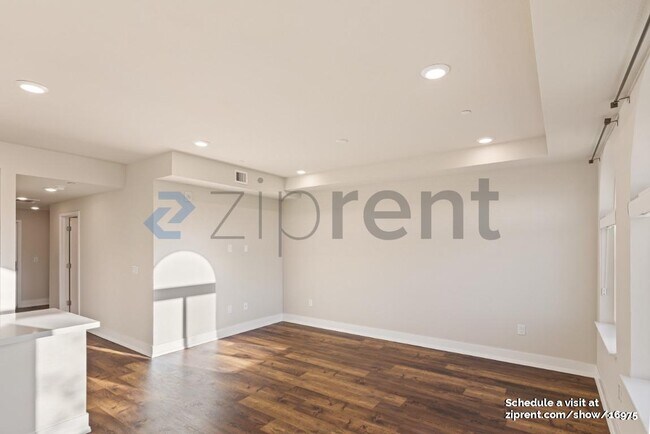 Building Photo - 1048 Monroe St