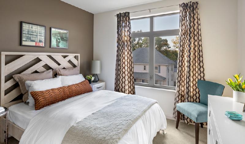 Building Photo - 36 River St