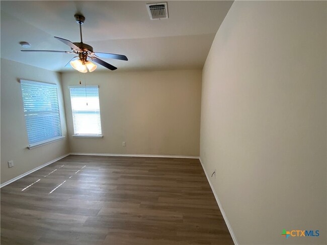 Building Photo - 5205 Cicero Dr