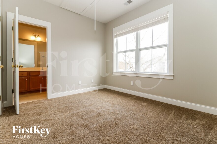 Building Photo - 103 Barberry St