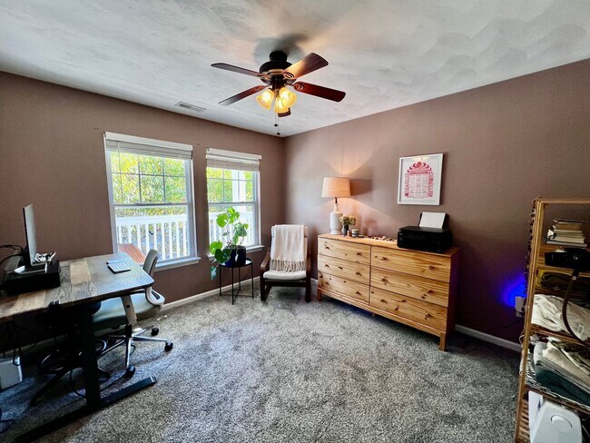 Building Photo - Charming 4 Bedroom home Near Virginia Beac...
