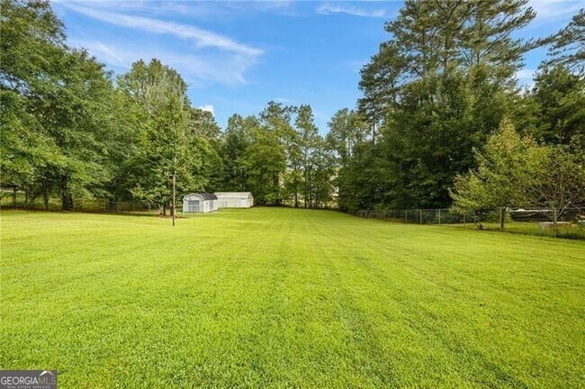 Building Photo - 3020 Land Rd