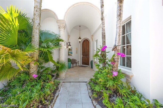 Building Photo - 4661 Via Ravenna