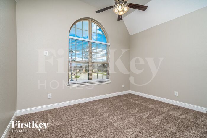 Building Photo - 1555 Tavistock Rd
