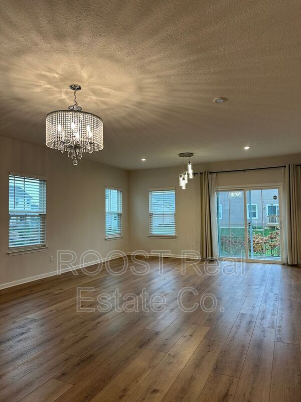 Building Photo - 380 Crownover Way